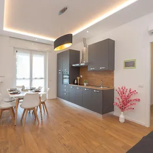 apartments-vistallihouse.italymilanhotels.net/